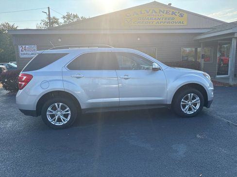 Used 2017 Chevrolet Equinox LT w/ Convenience Package image 4