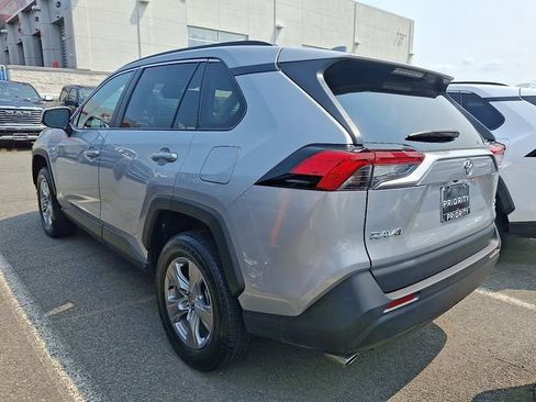 Used 2025 Toyota RAV4 XLE AWD/4WD image 5