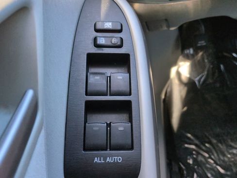 Used 2012 Toyota Prius Two FWD image 20