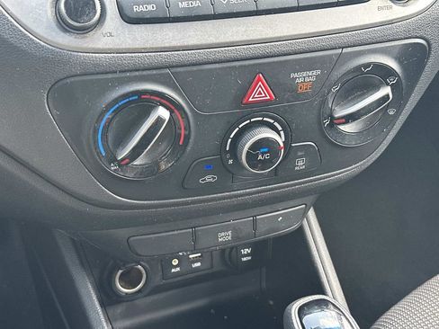 Used 2018 Hyundai Accent SE FWD image 29