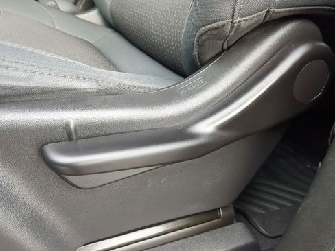 Used 2019 Chevrolet Silverado 1500 Custom w/ Custom Convenience Package image 49