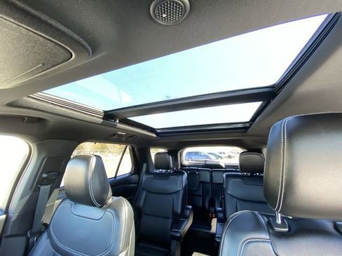 Used 2020 Ford Explorer ST w/ ST High-Performance Pack image 22