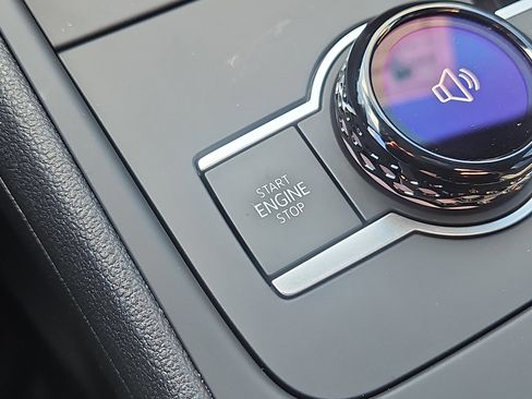 New 2026 Volkswagen Tiguan SE R-Line AWD/4WD image 12