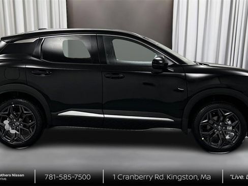 New 2025 Nissan Kicks SR w/ SR Premium Package image 4