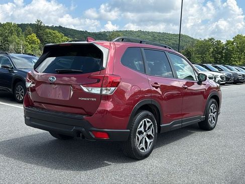 Certified 2023 Subaru Forester Premium AWD/4WD image 6