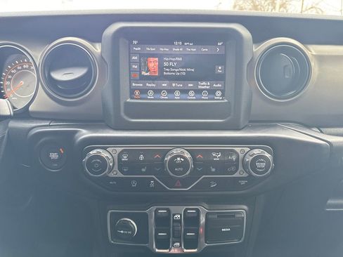 Used 2020 Jeep Wrangler Unlimited Sport image 19