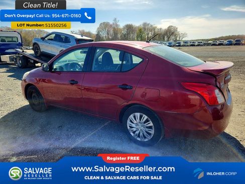 Used 2013 Nissan Versa SV FWD image 3