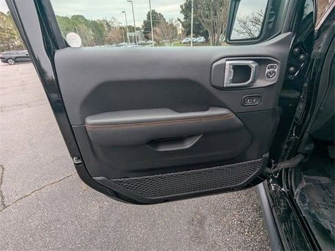 Used 2023 Jeep Gladiator Mojave w/ Cold Weather Group image 14