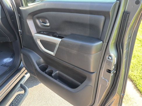 Used 2021 Nissan Titan SV w/ SV Convenience Package AWD/4WD image 14