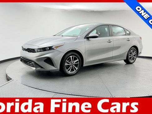 Used 2023 Kia Forte LXS FWD image 1