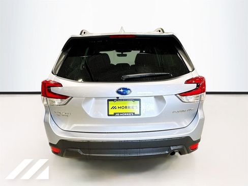 Used 2023 Subaru Forester Premium image 6