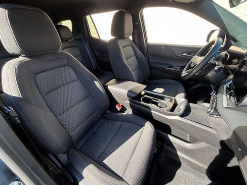 Used 2025 Chevrolet Equinox LT image 36