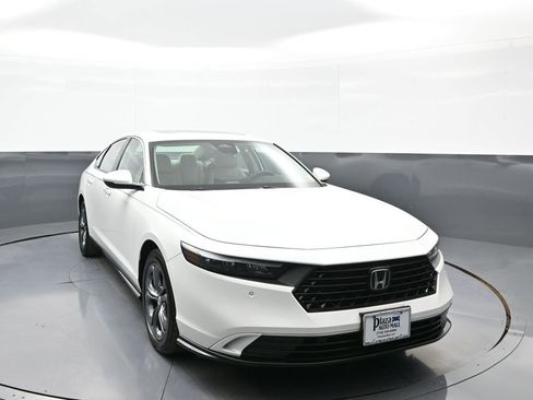 Certified 2024 Honda Accord EX-L image 3