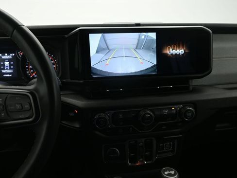 Used 2024 Jeep Wrangler Unlimited Sport AWD/4WD image 25