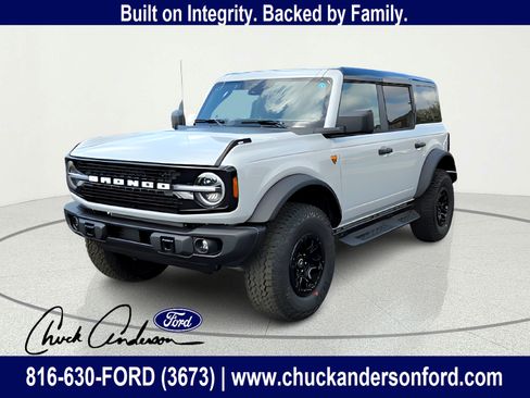 New 2026 Ford Bronco Badlands w/ Sasquatch Package AWD/4WD image 1