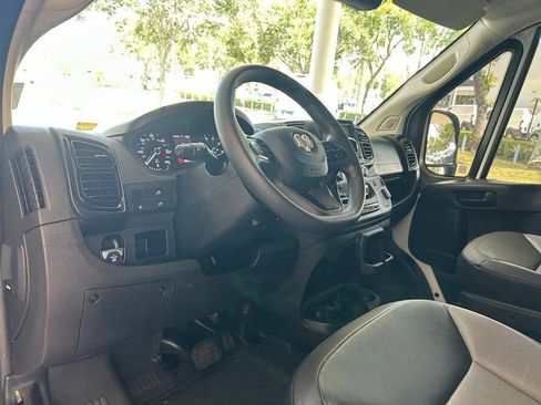 Used 2025 RAM ProMaster 2500 w/ Convenience Group FWD image 7