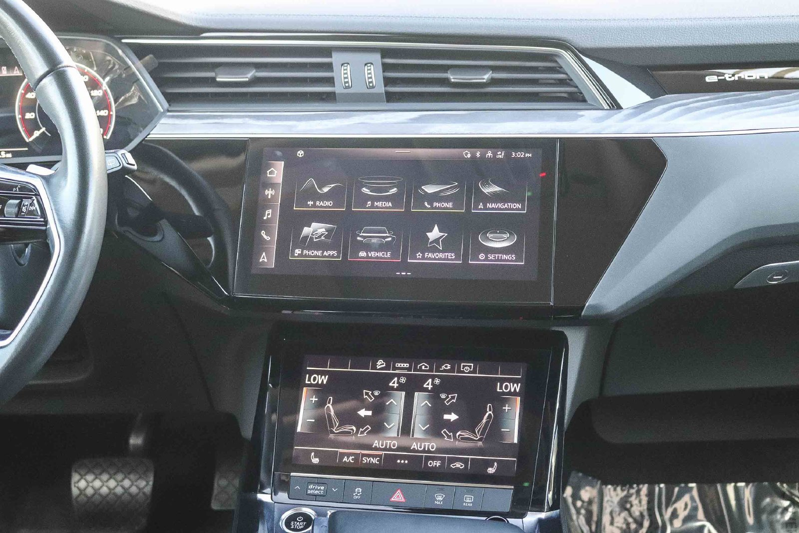Used 2024 Audi Q8 e-tron Premium Plus AWD/4WD image 15
