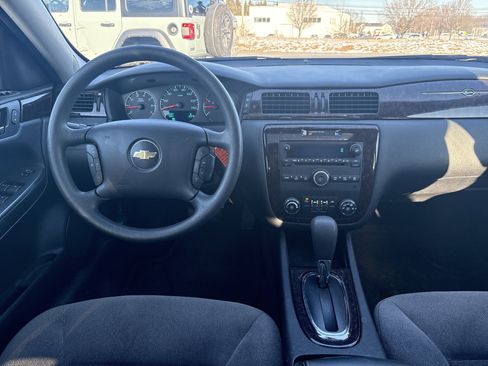 Used 2015 Chevrolet Impala LT w/ LT Sunroof Package image 17