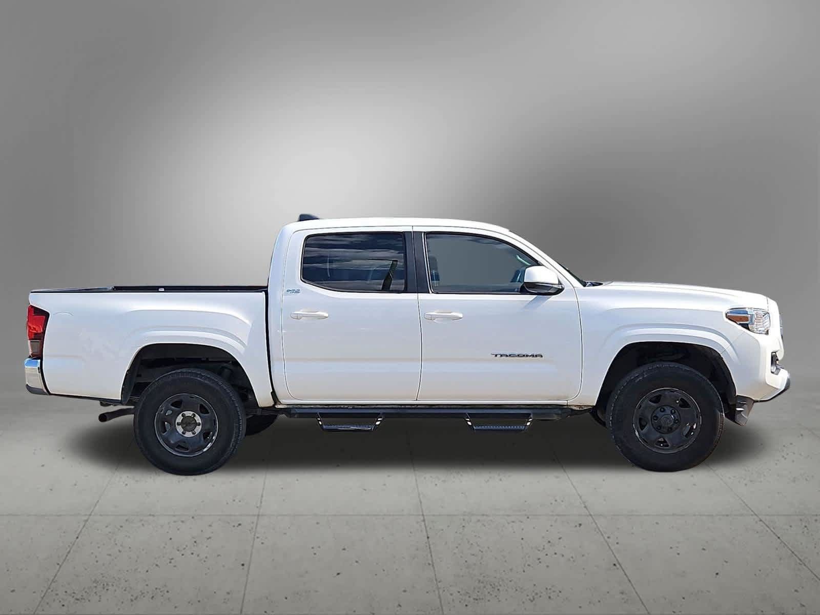 Used 2020 Toyota Tacoma SR5 RWD image 3