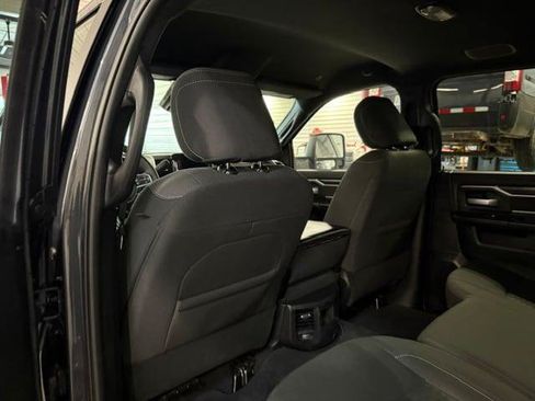 Certified 2025 RAM 2500 Big Horn AWD/4WD image 32