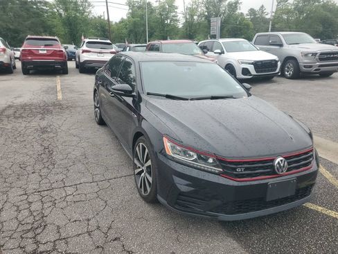 Used 2018 Volkswagen Passat 3.6 FWD image 4
