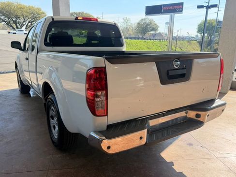 Used 2016 Nissan Frontier S image 4