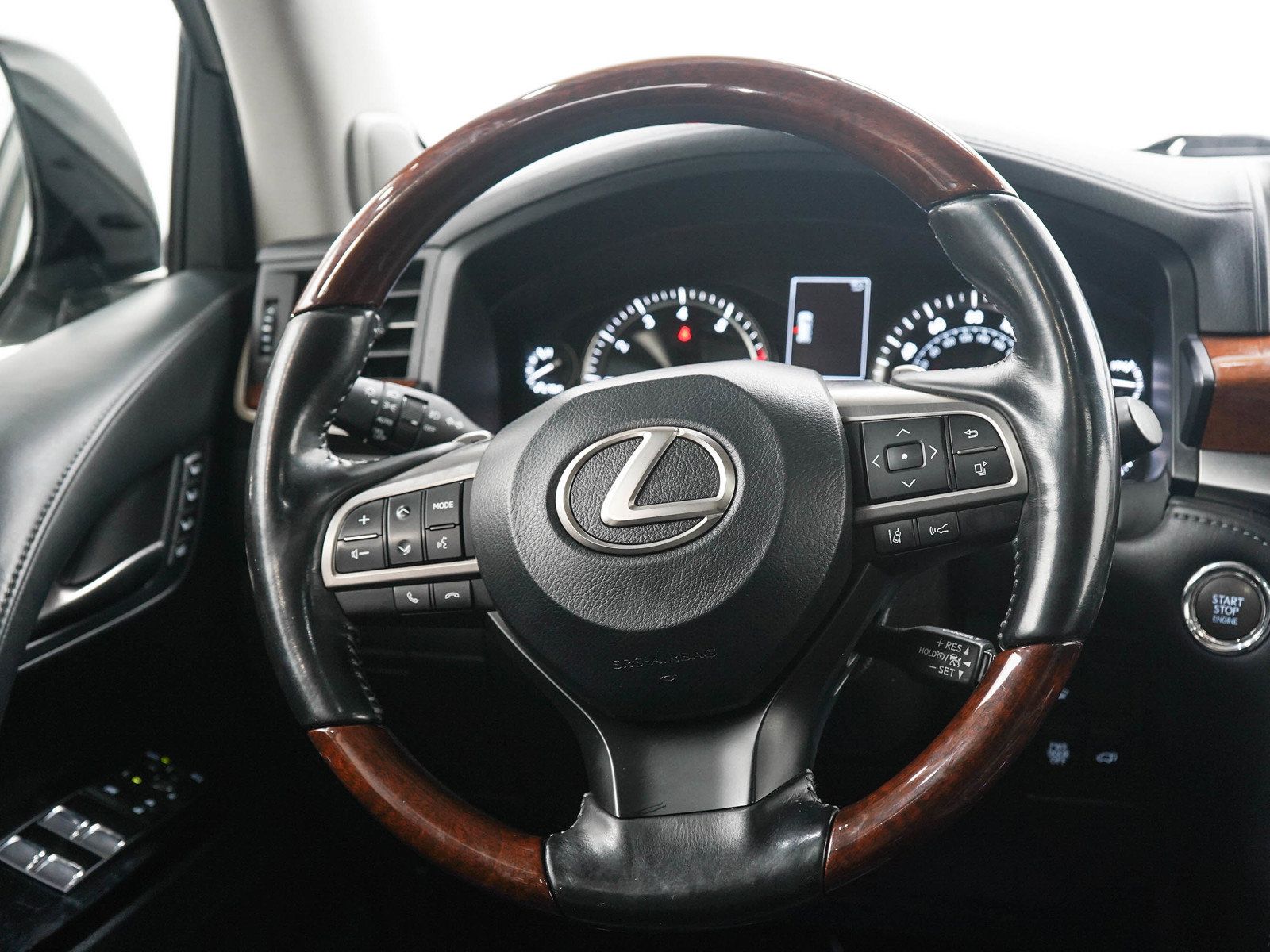 Used 2018 Lexus LX 570 4WD w/ Luxury Package image 20