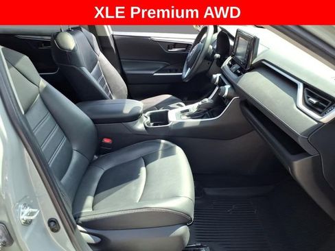 Used 2022 Toyota RAV4 XLE Premium AWD/4WD image 12