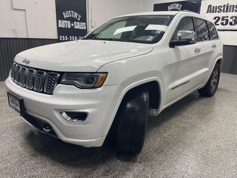 Used 2017 Jeep Grand Cherokee Overland image 6