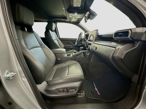 Used 2024 Toyota Tacoma TRD Off-Road w/ TRD Off Road Premium Package image 33