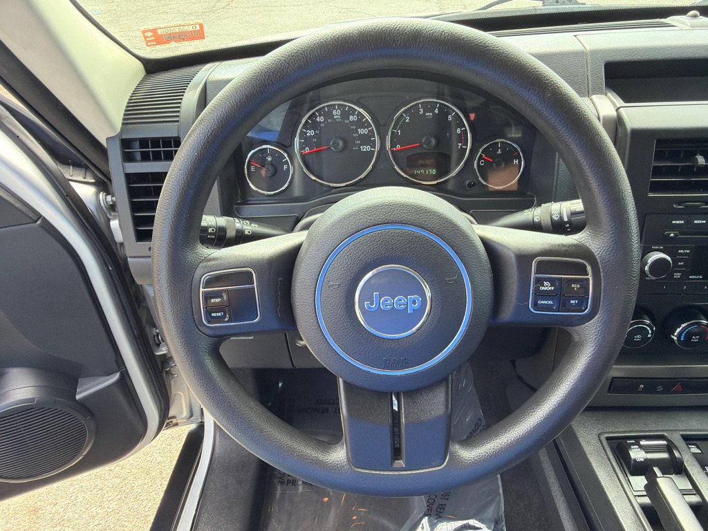 Used 2012 Jeep Liberty Sport AWD/4WD image 10
