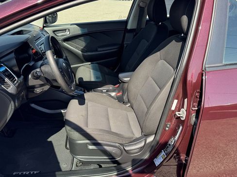 Used 2017 Kia Forte LX FWD image 16