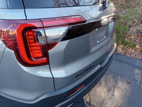 Used 2021 GMC Acadia SLE w/ Driver Convenience Package image 8