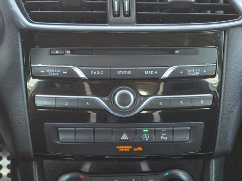 Used 2017 INFINITI QX30 Sport image 12