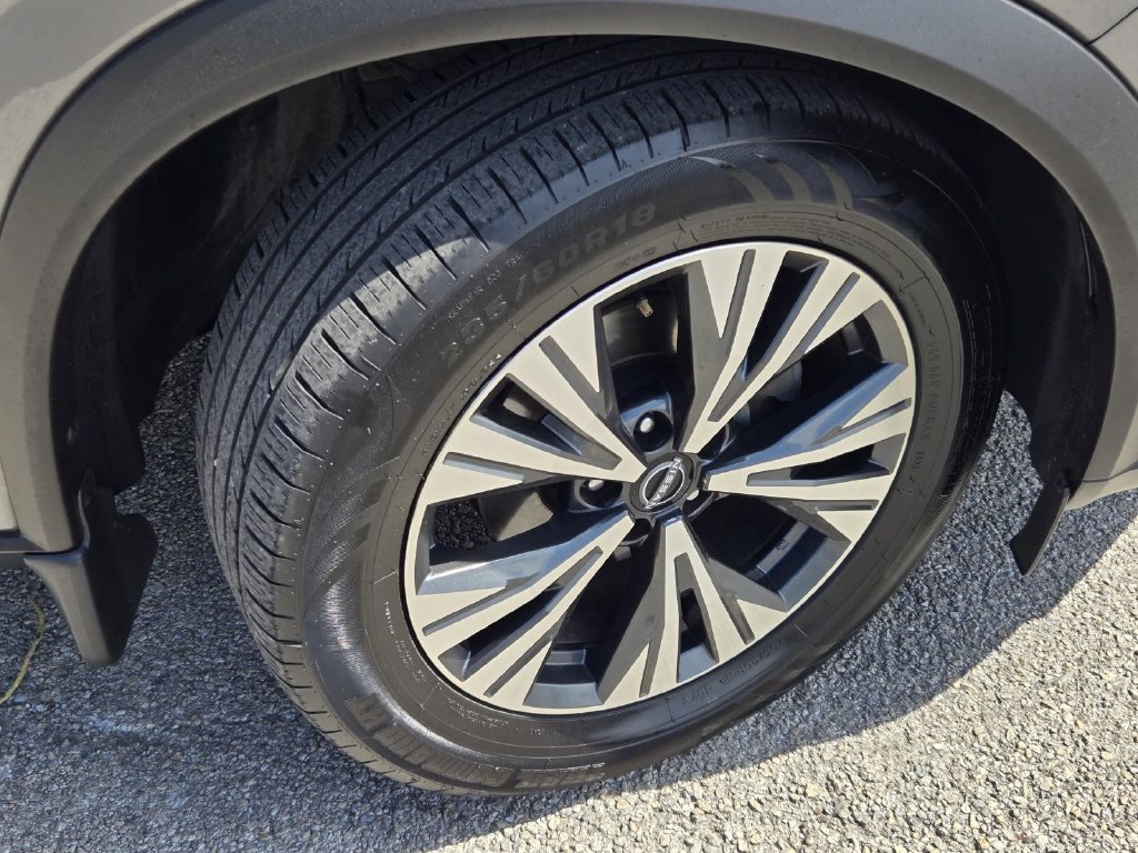 Certified 2023 Nissan Rogue SV FWD image 6