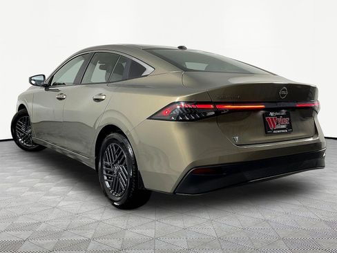 Certified 2026 Nissan Sentra SV w/ SV Convenience Package FWD image 4