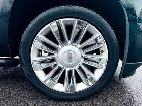 Used 2015 Cadillac Escalade Platinum image 26