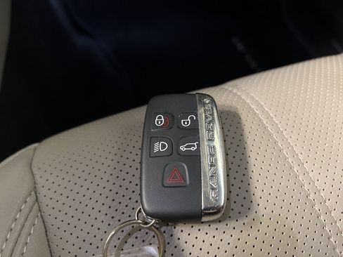 Used 2020 Land Rover Range Rover Velar S image 38