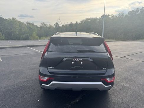 Used 2025 Kia Niro EX image 4