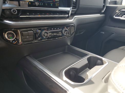 Used 2026 Chevrolet Silverado 3500 LTZ w/ LTZ Premium Package image 28