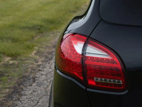 Used 2013 Porsche Cayenne Diesel AWD/4WD image 30