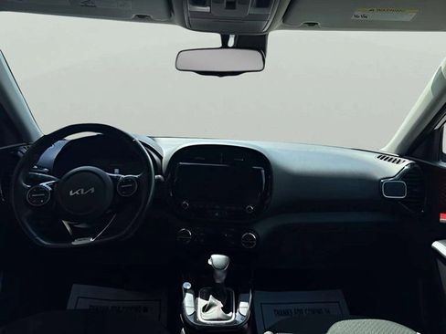 Used 2023 Kia Soul GT-Line image 11