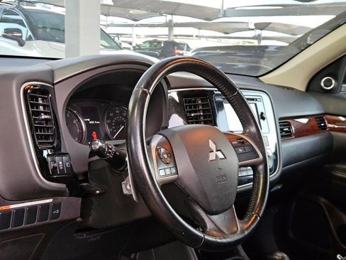 Used 2015 Mitsubishi Outlander GT AWD/4WD image 9