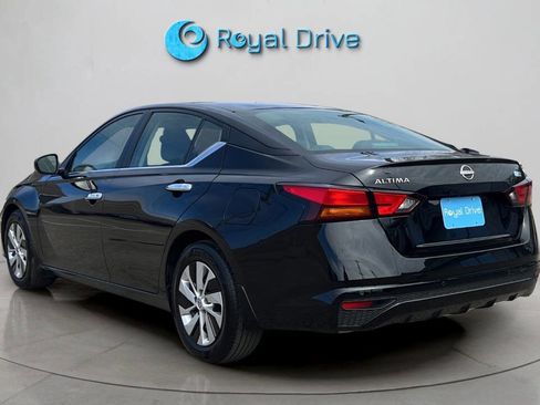 Used 2024 Nissan Altima 2.5 S image 4