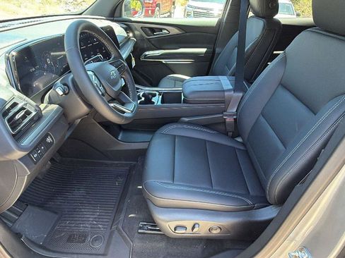 New 2026 Chevrolet Traverse LT w/ Midnight/Sport Edition FWD image 13