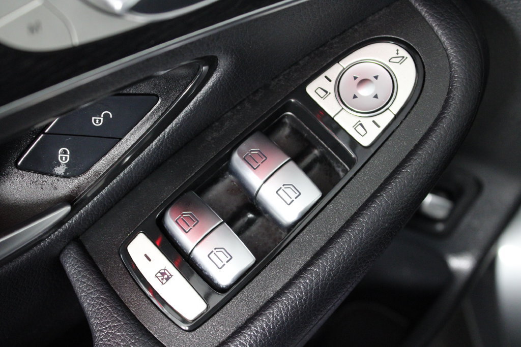 Used 2020 Mercedes-Benz GLC 300 image 24