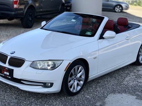 Used 2013 BMW 328i Convertible image 3