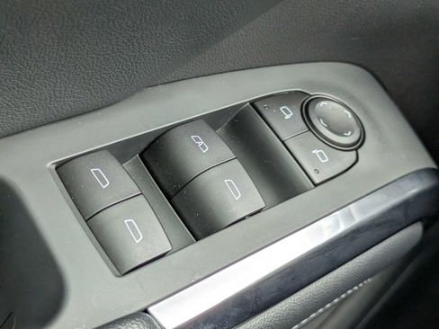 Used 2025 Chevrolet Traverse LT w/ Driver Confidence Package FWD image 14