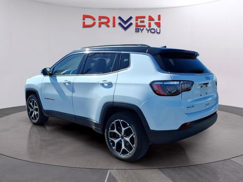 Used 2025 Jeep Compass Limited AWD/4WD image 3