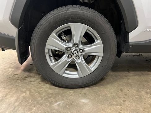 Used 2025 Toyota RAV4 XLE AWD/4WD image 9